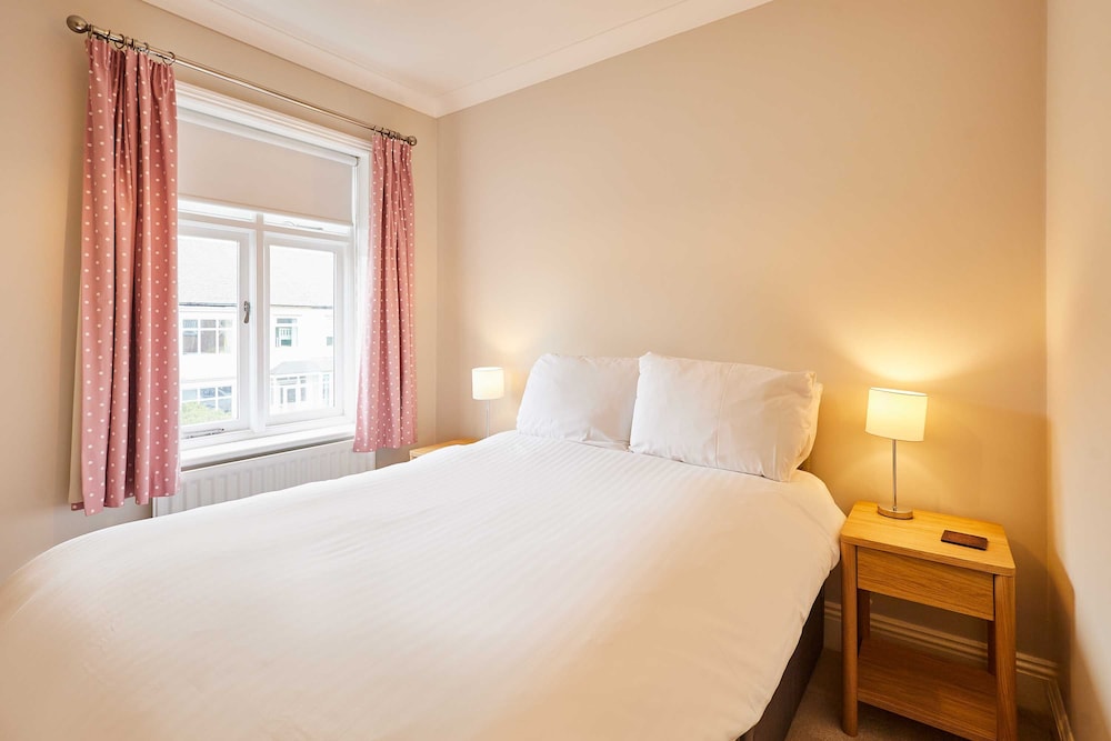 Host Stay Bristol Avenue