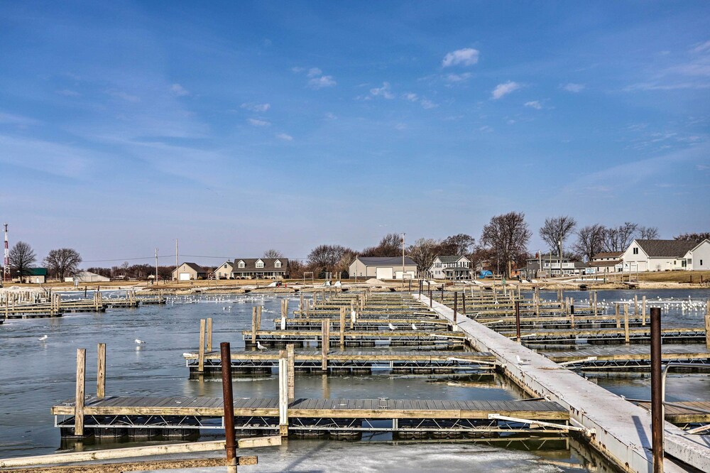Condo w/ Balcony, Dock & Access to Lake Erie view 3