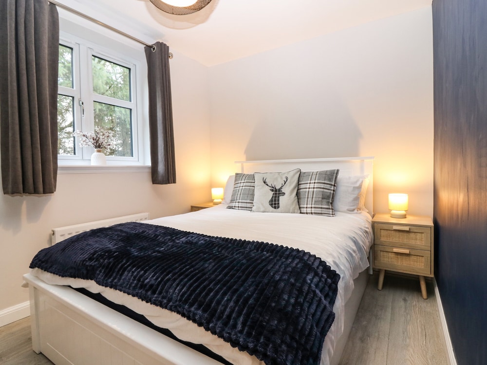 11 Ambleside Court