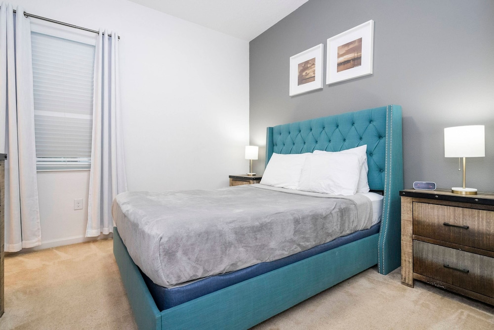 Spacious 12br Family Villa Near Disney Bella Vida