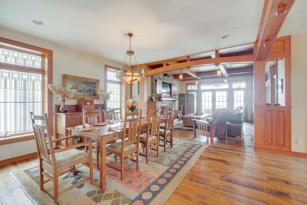 Luxe Family Home on Orange Lake w/ Private Dock!