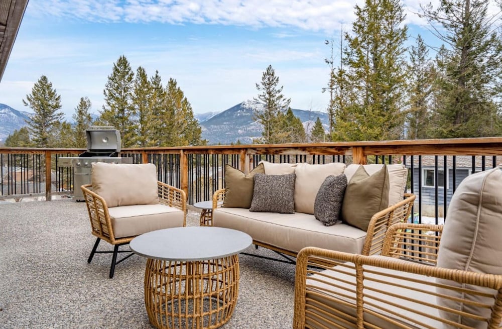 Nordic Village No Service Fees Balcony BBQ
