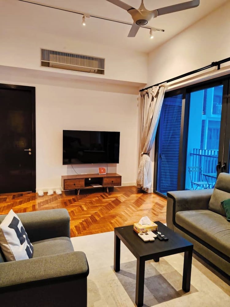 The Mews KLCC By Service Apartment