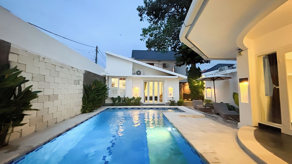 LaLeBay Seminyak