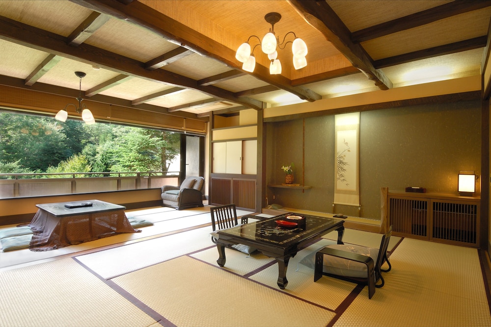 Minakamisanso