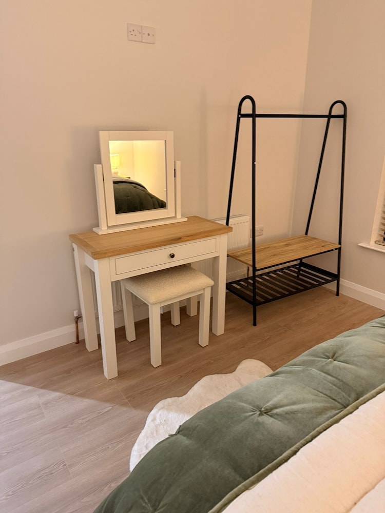 Modern Entire Home Retreat in Newry