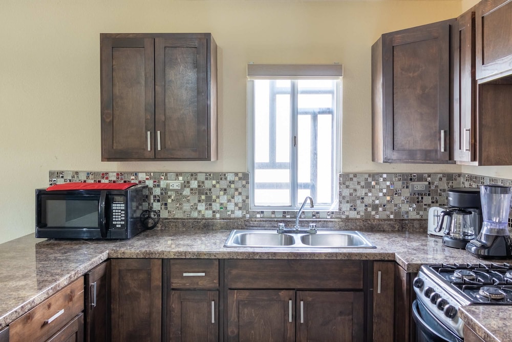 Apartment With Excellent In-town Location 1