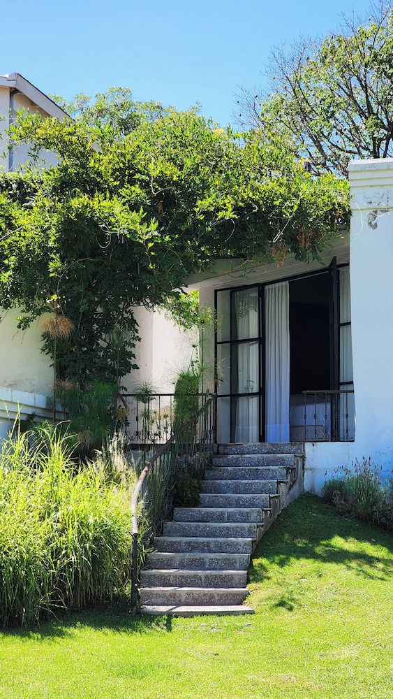 El Cerquero, Guest House