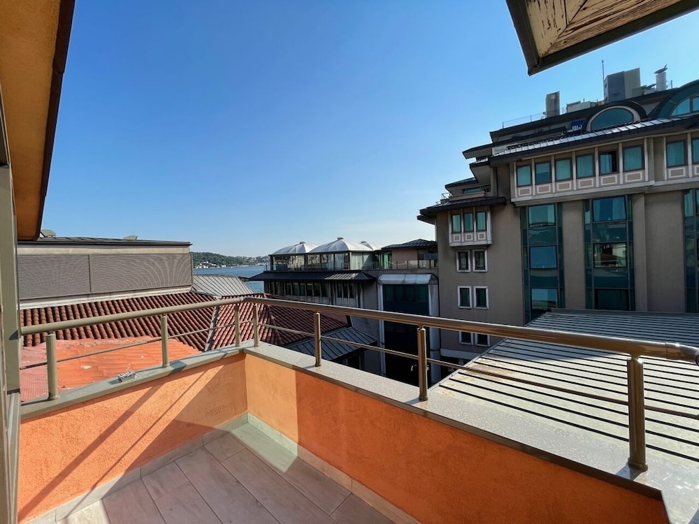 Feri Suites - Image 54