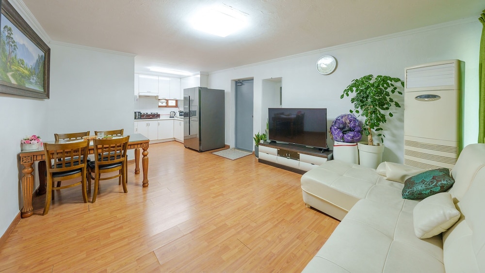 Taean Norabureo Pet Pension