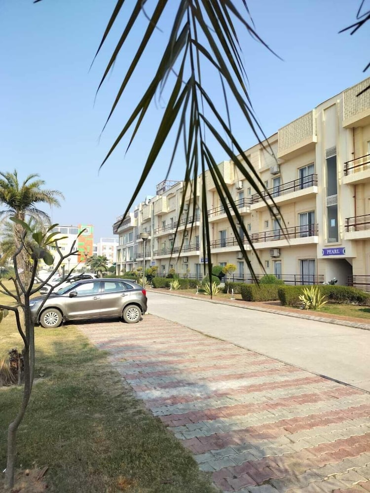 Hotel Citrine Suites and Resorts
