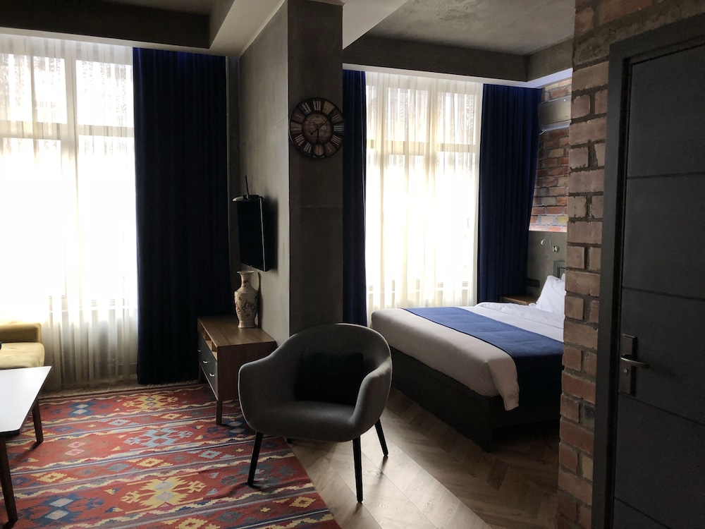 Bugu Hotel Bishkek 19