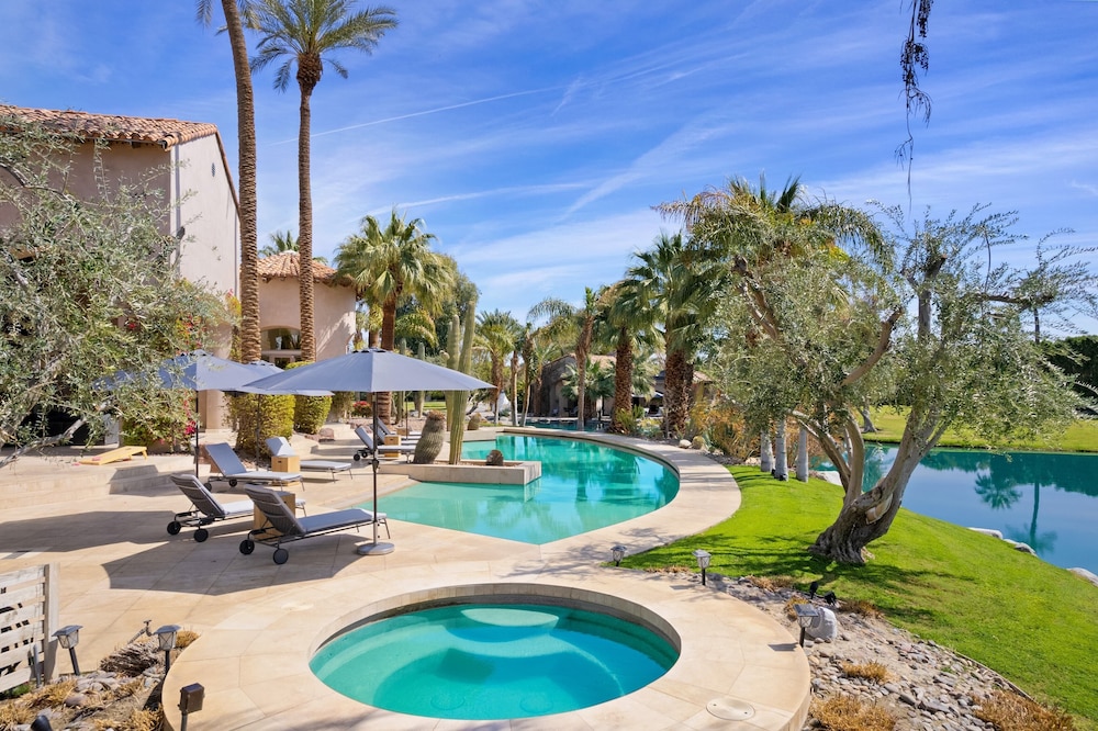 Mirabella by Avantstay Private Lake + Kayaks & Paddle Boating! view 4