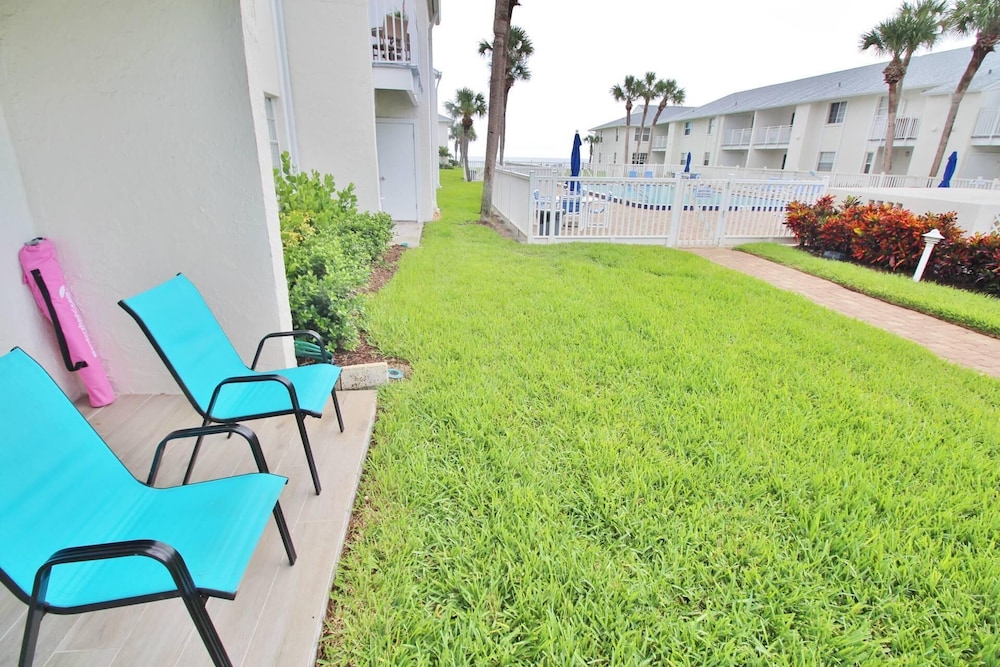 Colony Beach Club 109