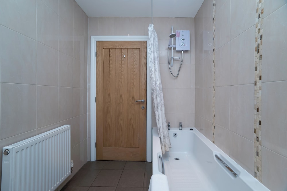 1 Bedroom Twin Apartment