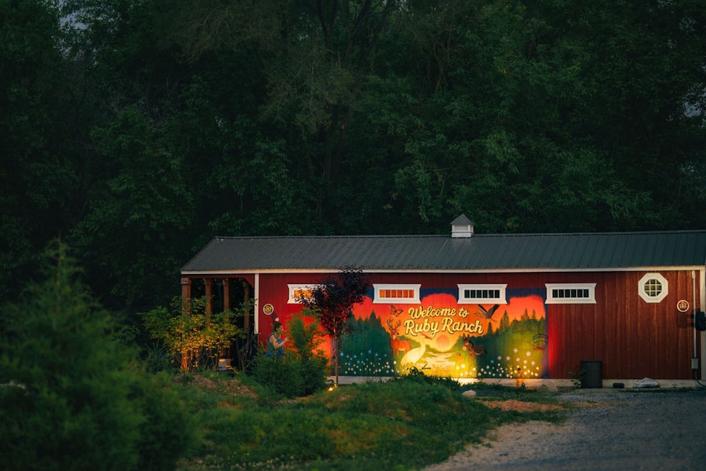 Ruby s Red Cabin Hot Tub Nature Horses Indy