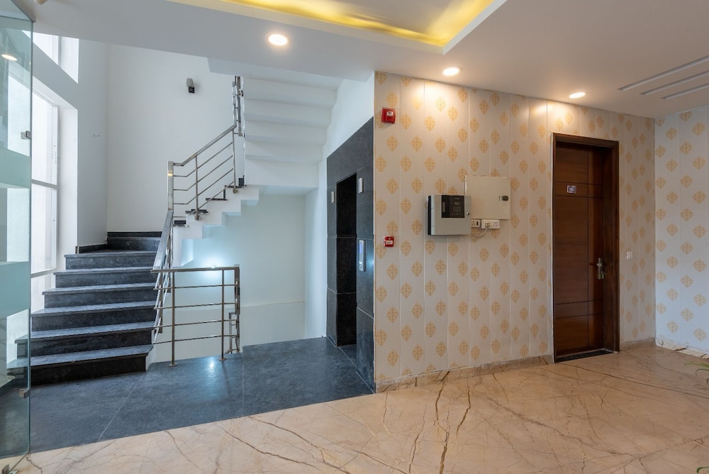 Hotel Florence and Banquets By Elite Sol