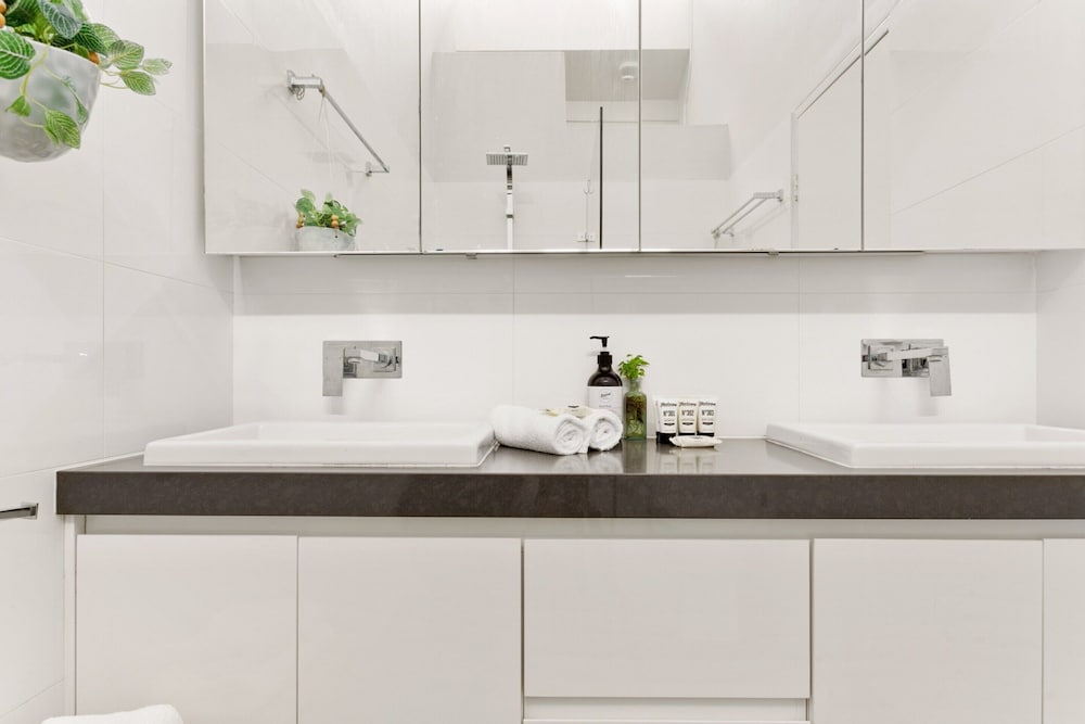 Elegantly Modern 2-bed In The Heart of Chippendale