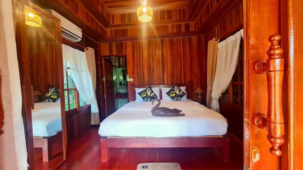 Teak House Lanta
