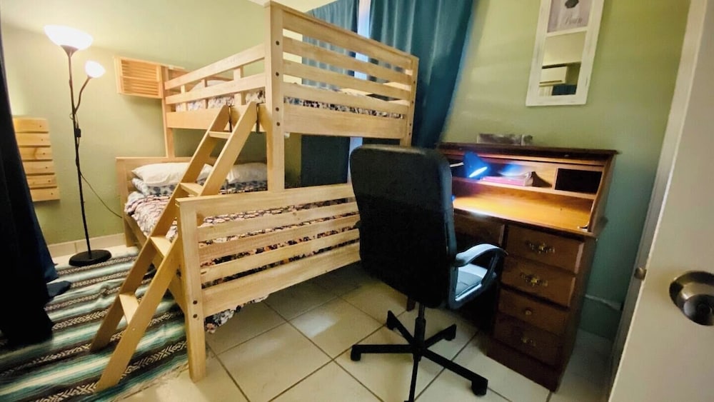 Cozy 2BR in Hollywood FL Pet Friendly