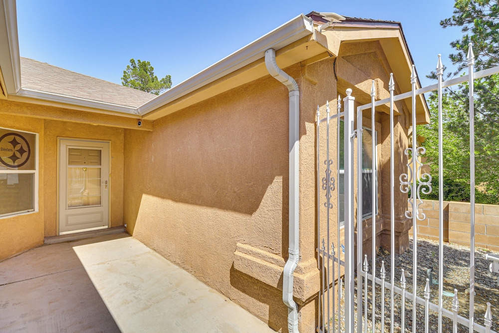 4 Mi to Old Town: Pet-friendly Home w/ Fenced Yard