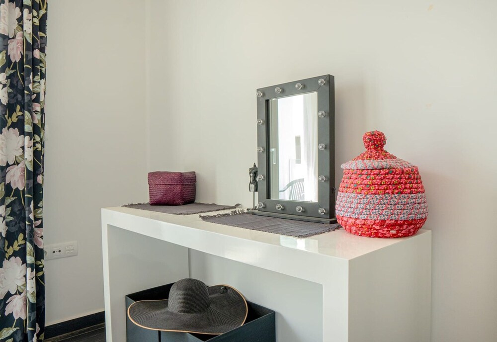 Pink Rose Beachfront Villa