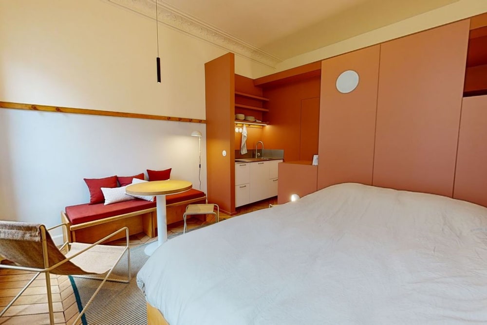 Altido Delightful 1bed Studio w Shared Co-working Space