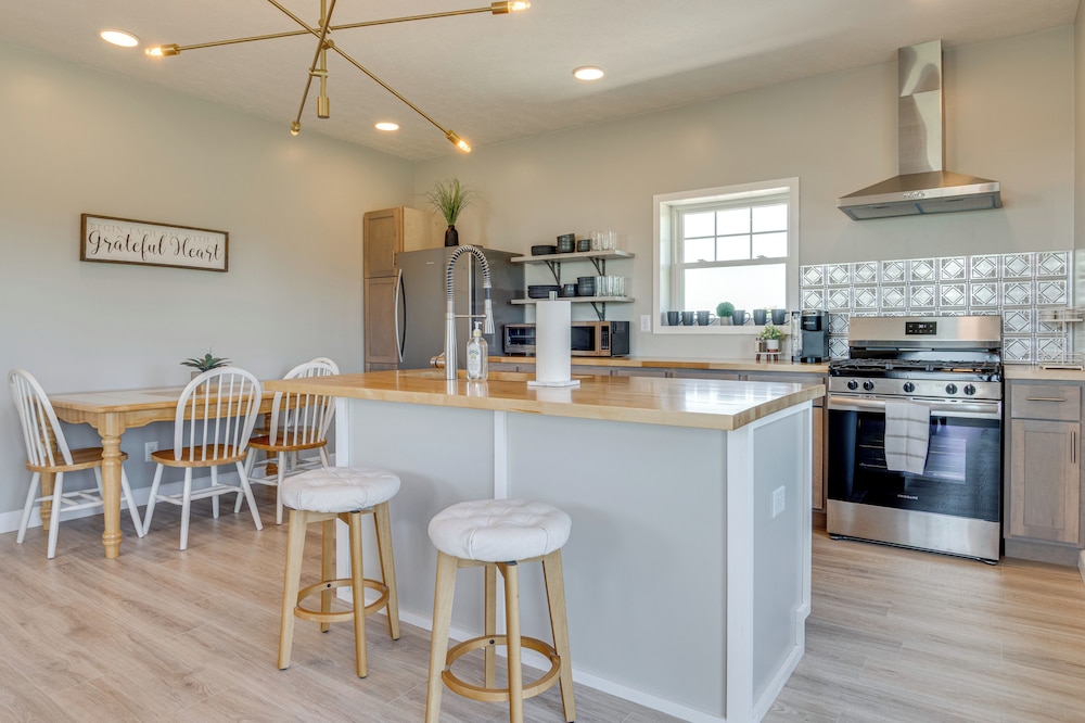 Pet-friendly Countryside Retreat in Whiteland!