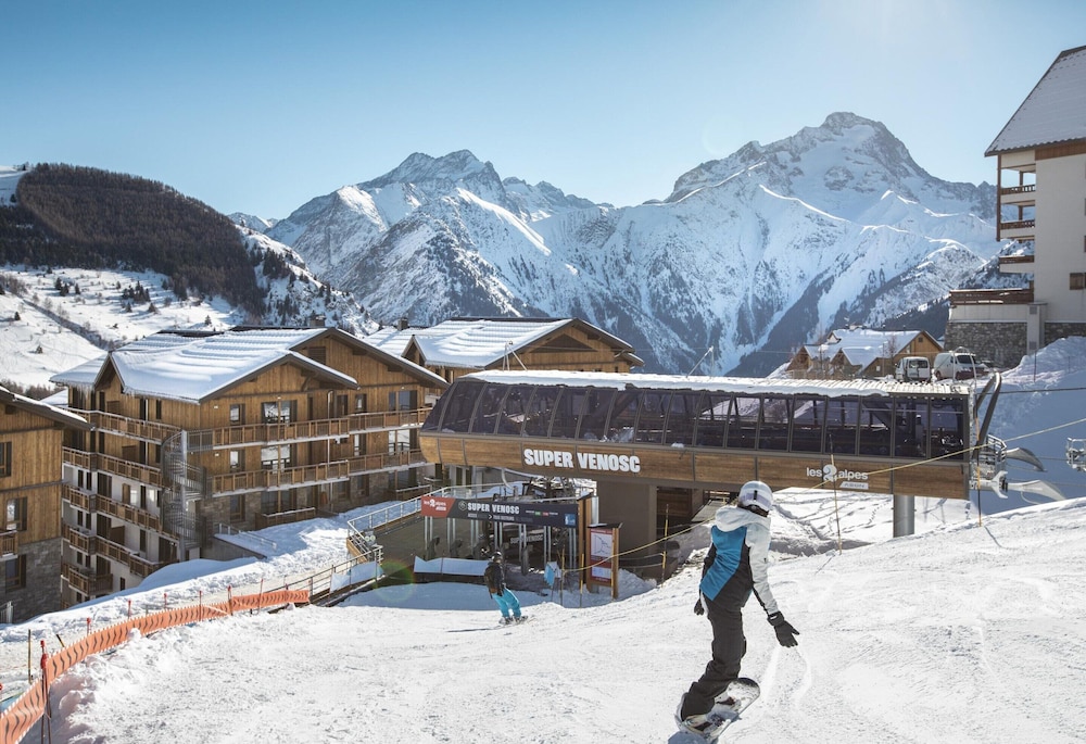 Holiday Home in Les Deux Alpes With Balcony