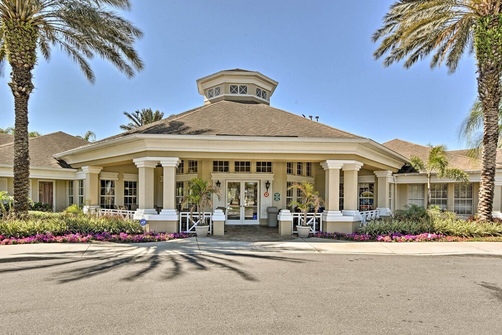 Kissimmee Home w/ Private Pool < 3 Mi to Disney!