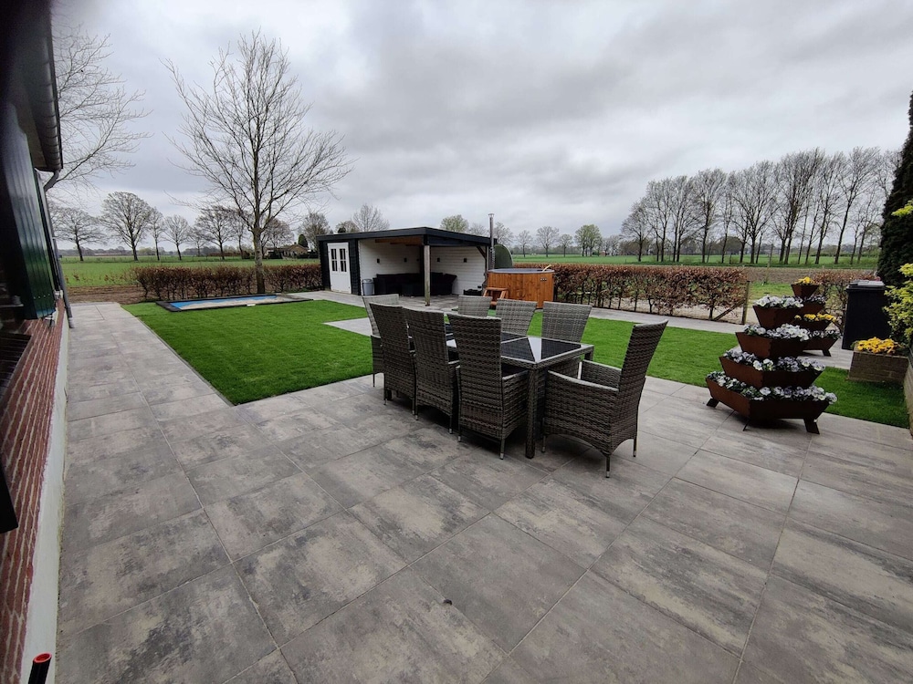 Spacious Farmhouse in Silvolde With Garden