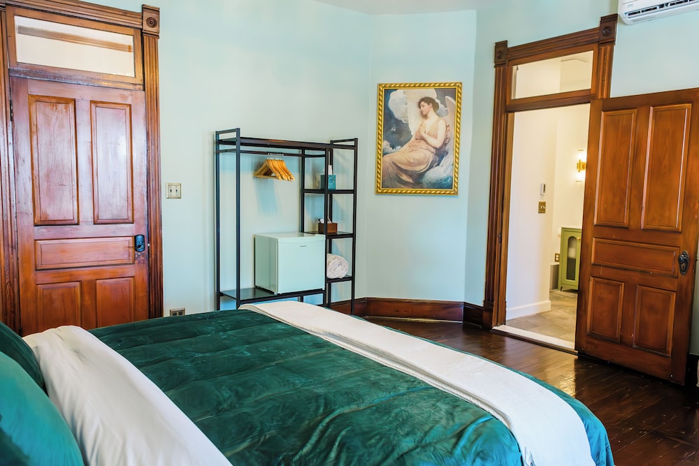 Blue Ridge Abbey Bed & Breakfast