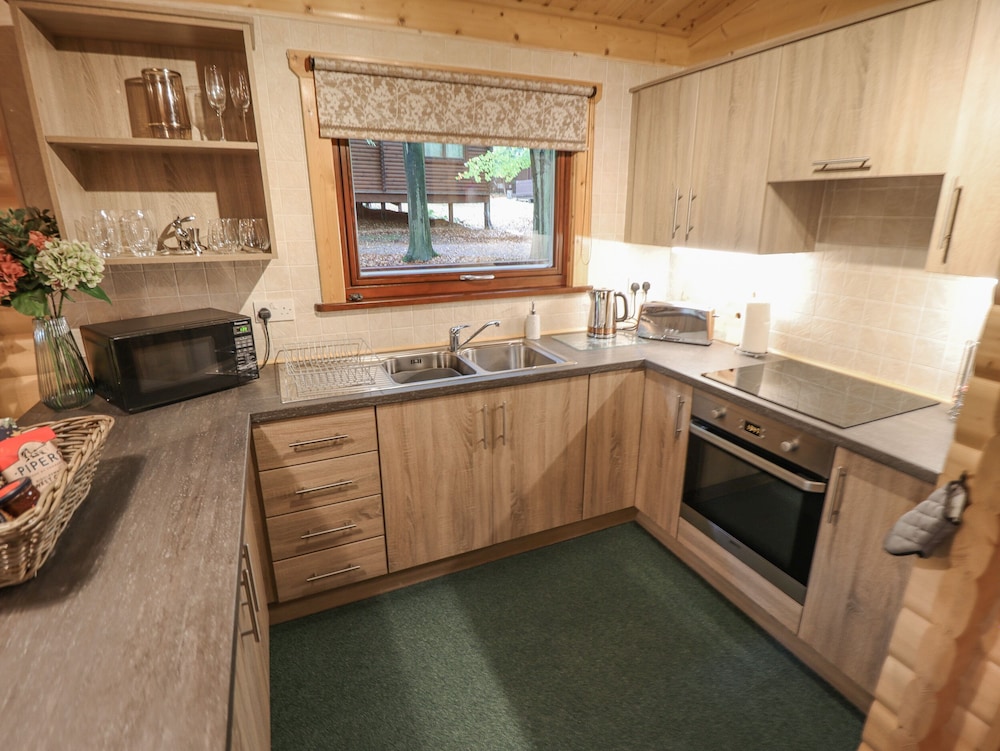 Leafy Hollow Lodge