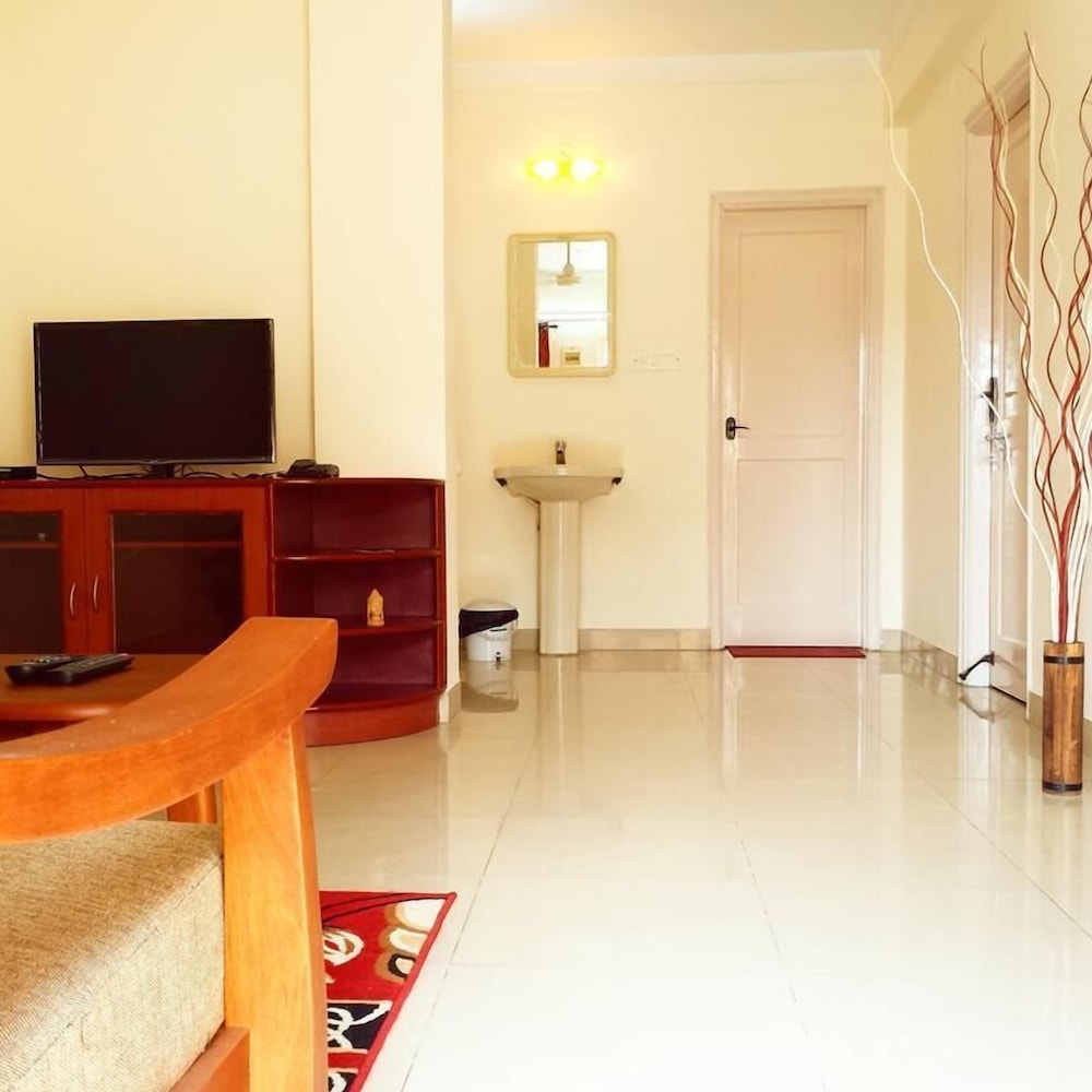 VARSHA ENCLAVE WHITE HOUSE