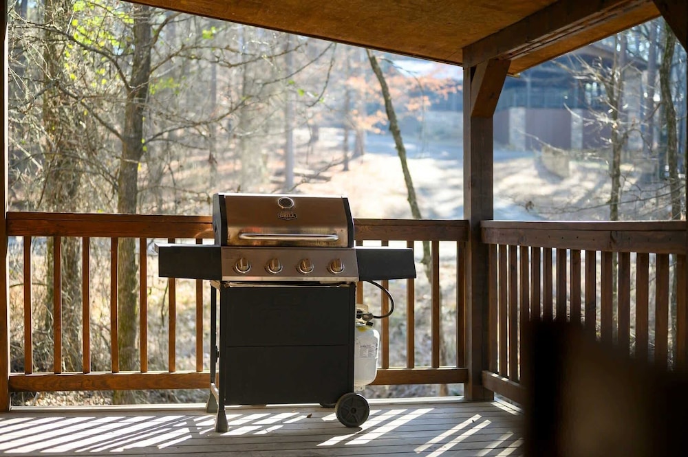 Outlaw Rose Cabin for 8!