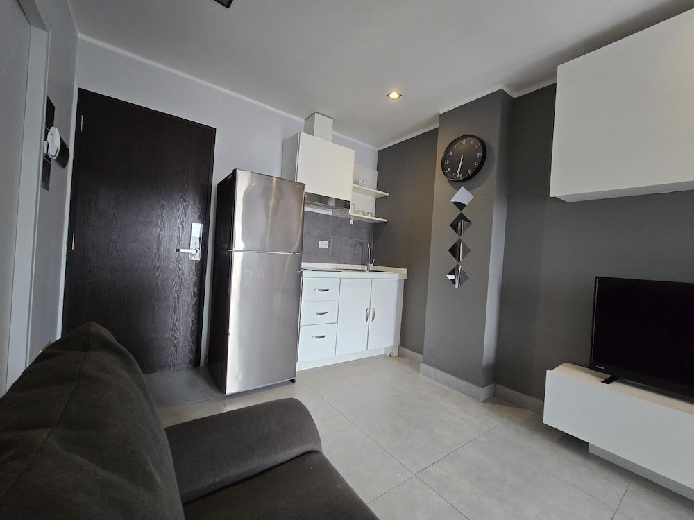 1 BR Condo in good location NV402