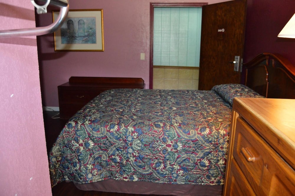 Budget Inn of Claypool Hill