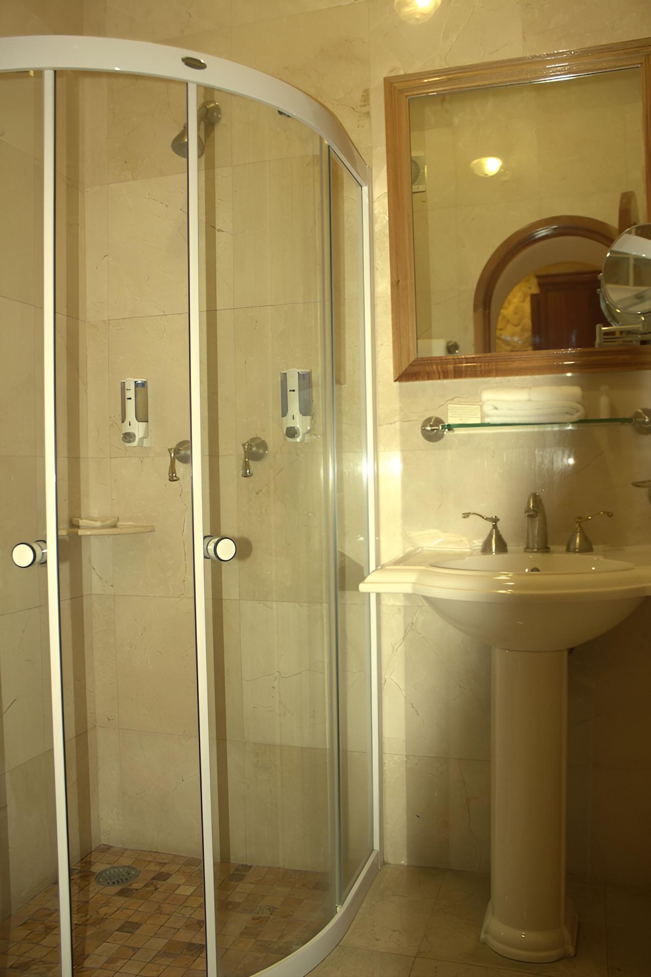 Cancun International Suites