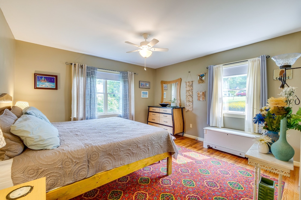 Pet-friendly Wooster Vacation Rental With Patio! view 3