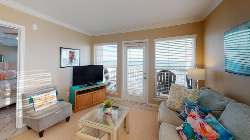 Seascape 1308 2 Bedroom Condo by RedAwning