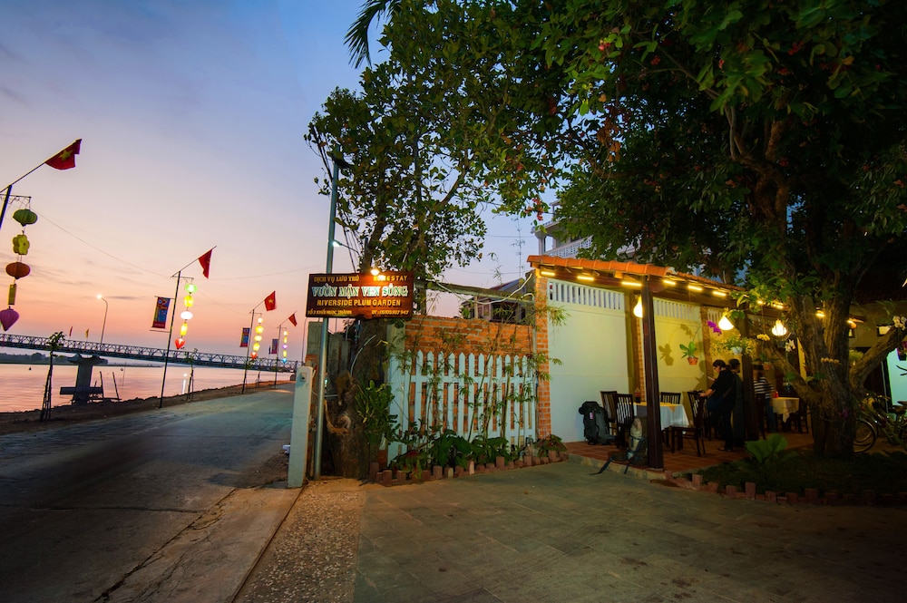 Riverside Plum Garden Homestay