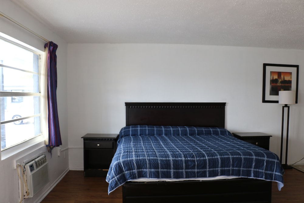 Dunedin Cove Motel