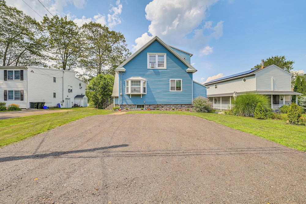 Fish & Ski: Lakefront Retreat By Mt Southington