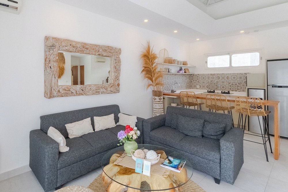 Villa Mylandro by Pertama Management