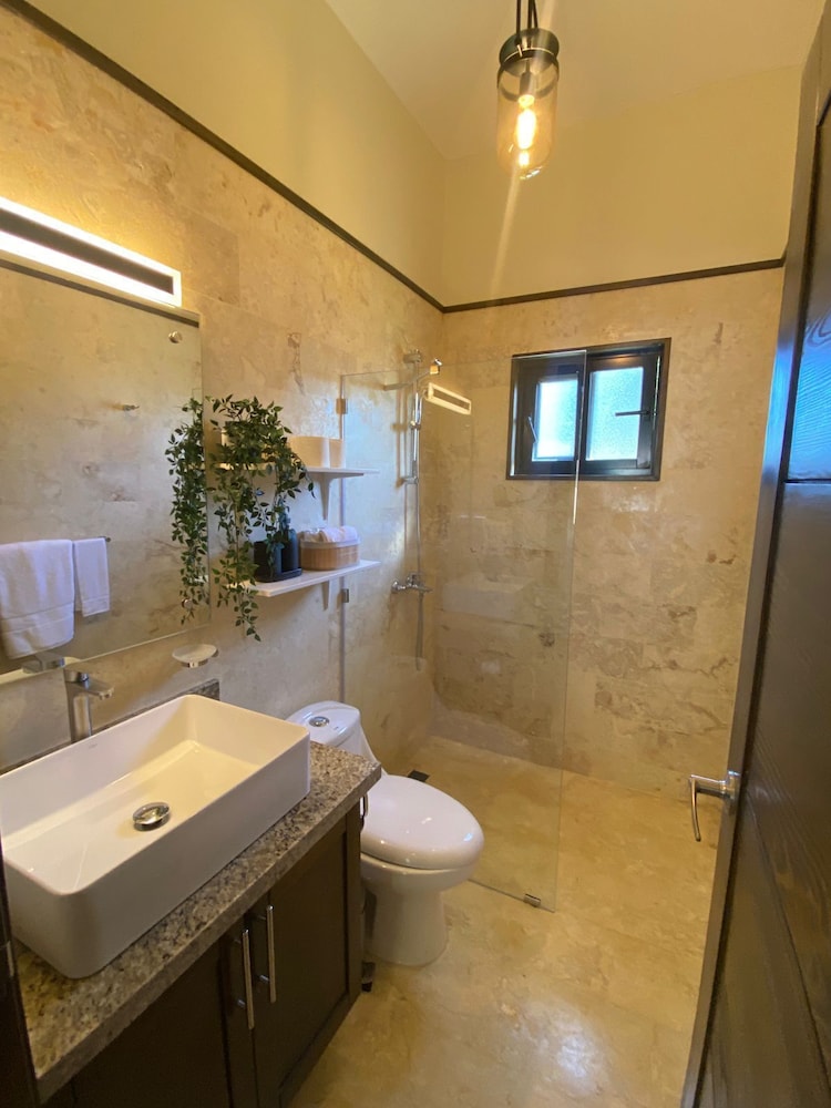 Luxury 5 Bedrooms Villa in Hispañola -sosua