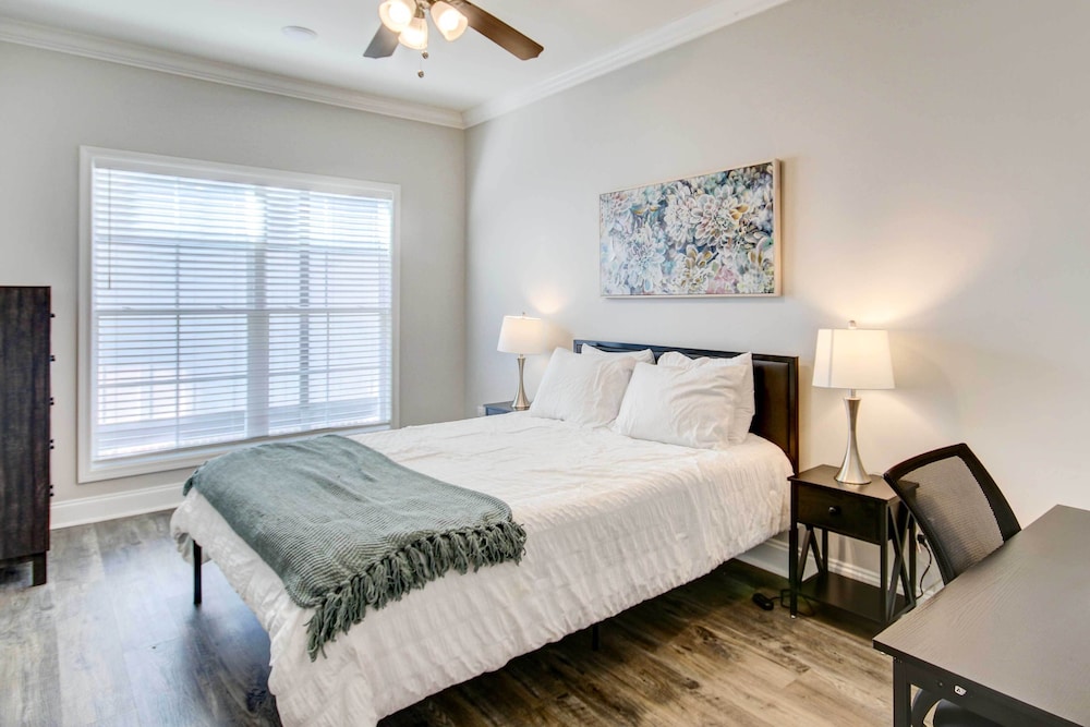 Spacious Augusta Vacation Home w/ Deck view 5