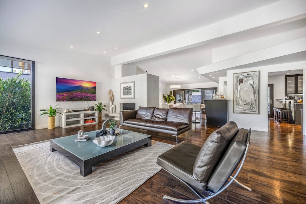 Shirley Lane- Elegant Mid-century Oasis With Pool & Canyon Views