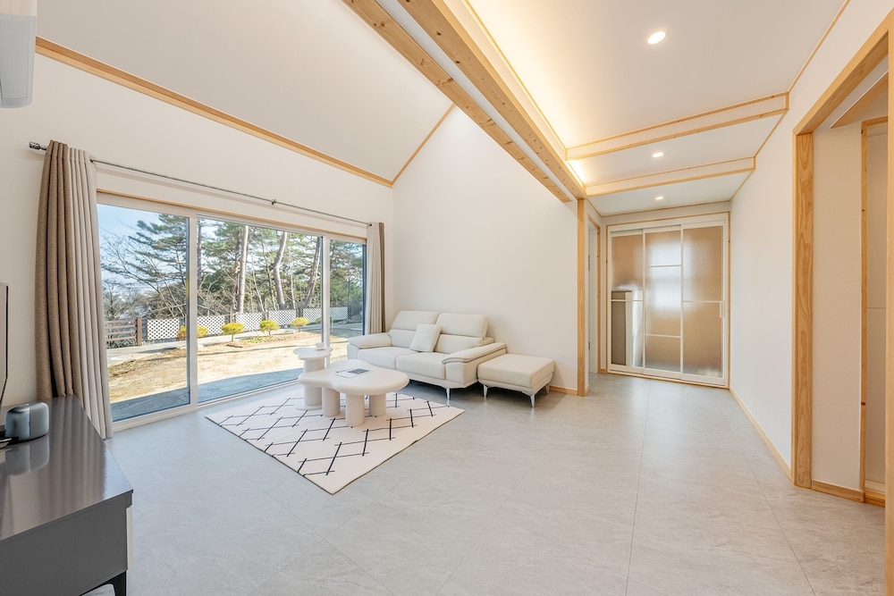 Gangneung Eondeokwie Pension