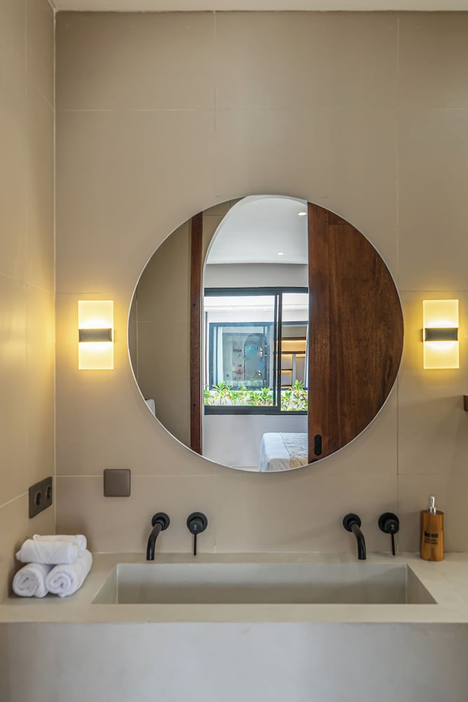 Nova Oasis 1