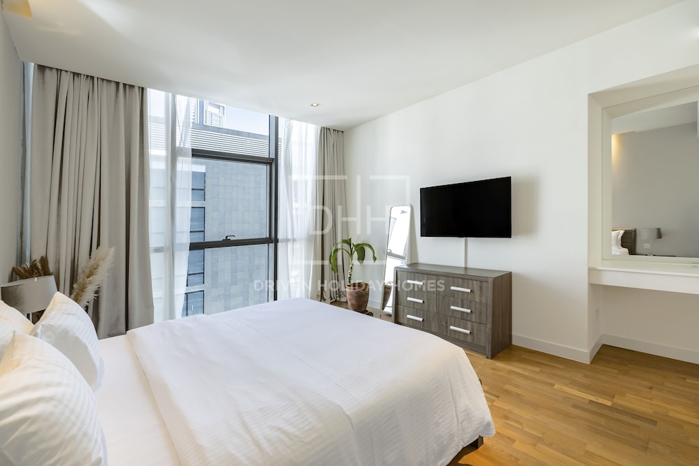 Driven Holiday Homes - City Walk 22